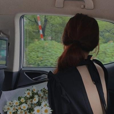 某影后之女被曝校园霸凌，72小时时装周T台画面流出